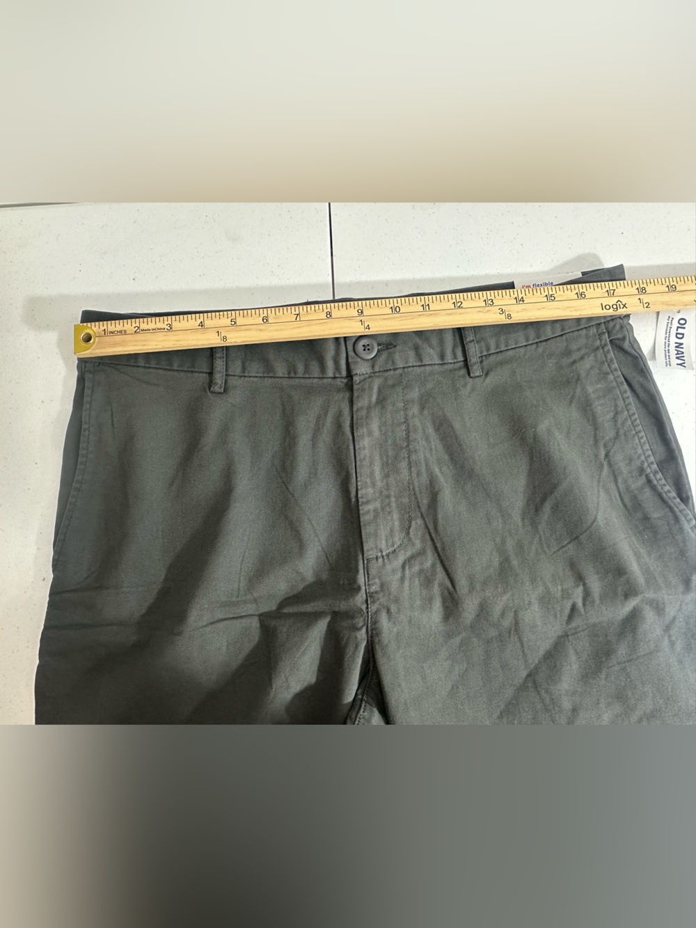 NWT Old Navy Ultimate Tech Slim Built In Flex Size 34 Mens Gray Shorts Bermuda - Picture 7 of 9